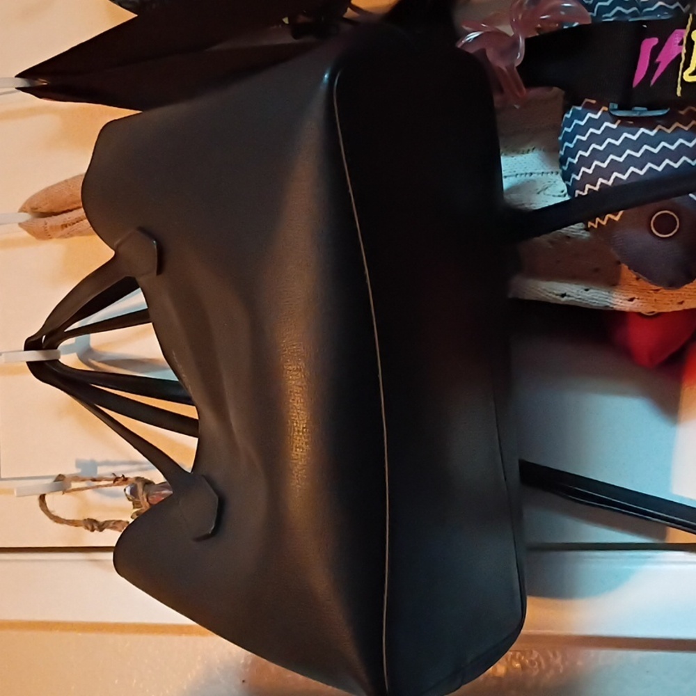 Kate Spade Tote - Picture 3 of 4